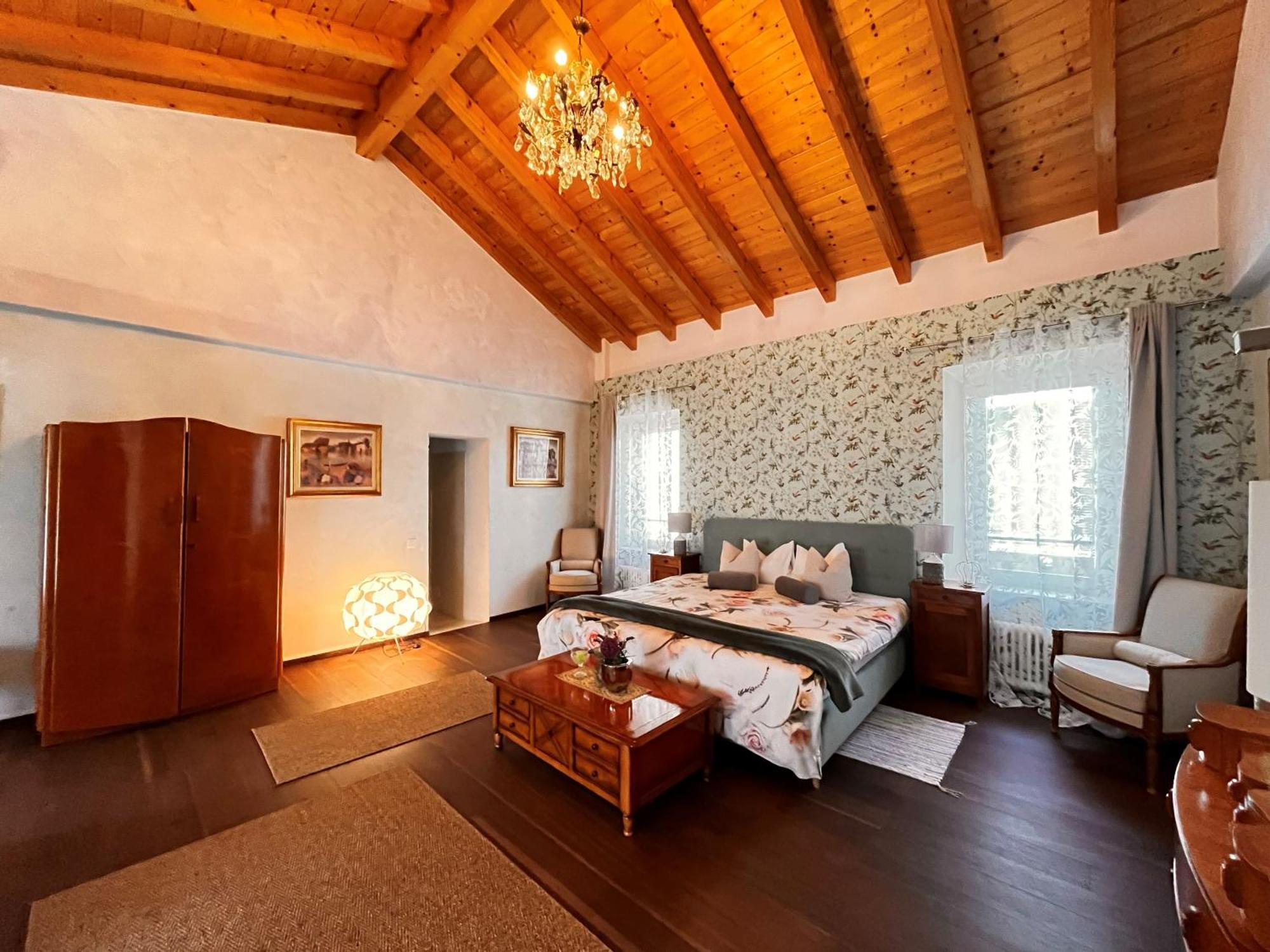 Romantico Palazzo Dei Ulivi Purasca Екстериор снимка