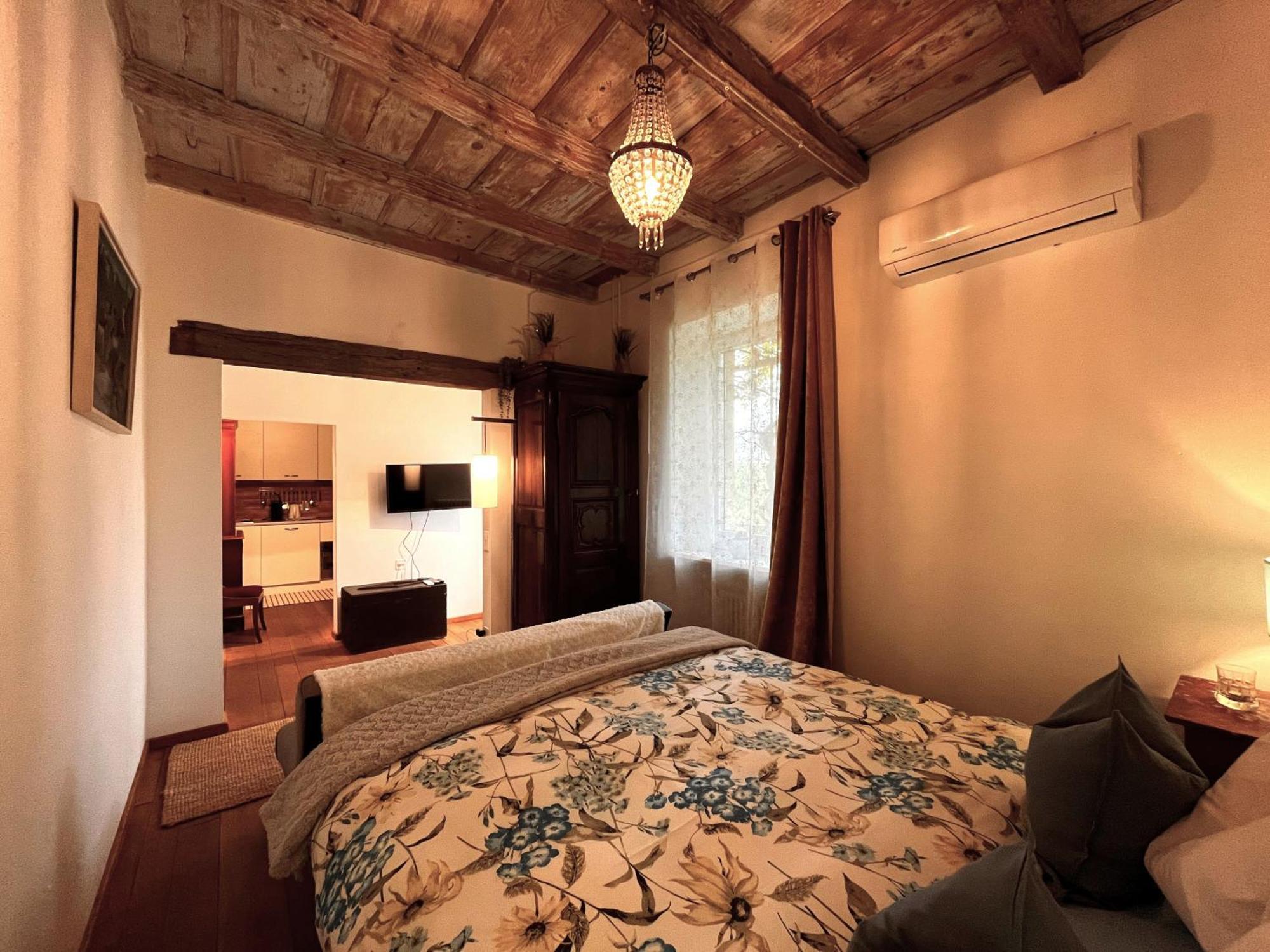 Romantico Palazzo Dei Ulivi Purasca Екстериор снимка